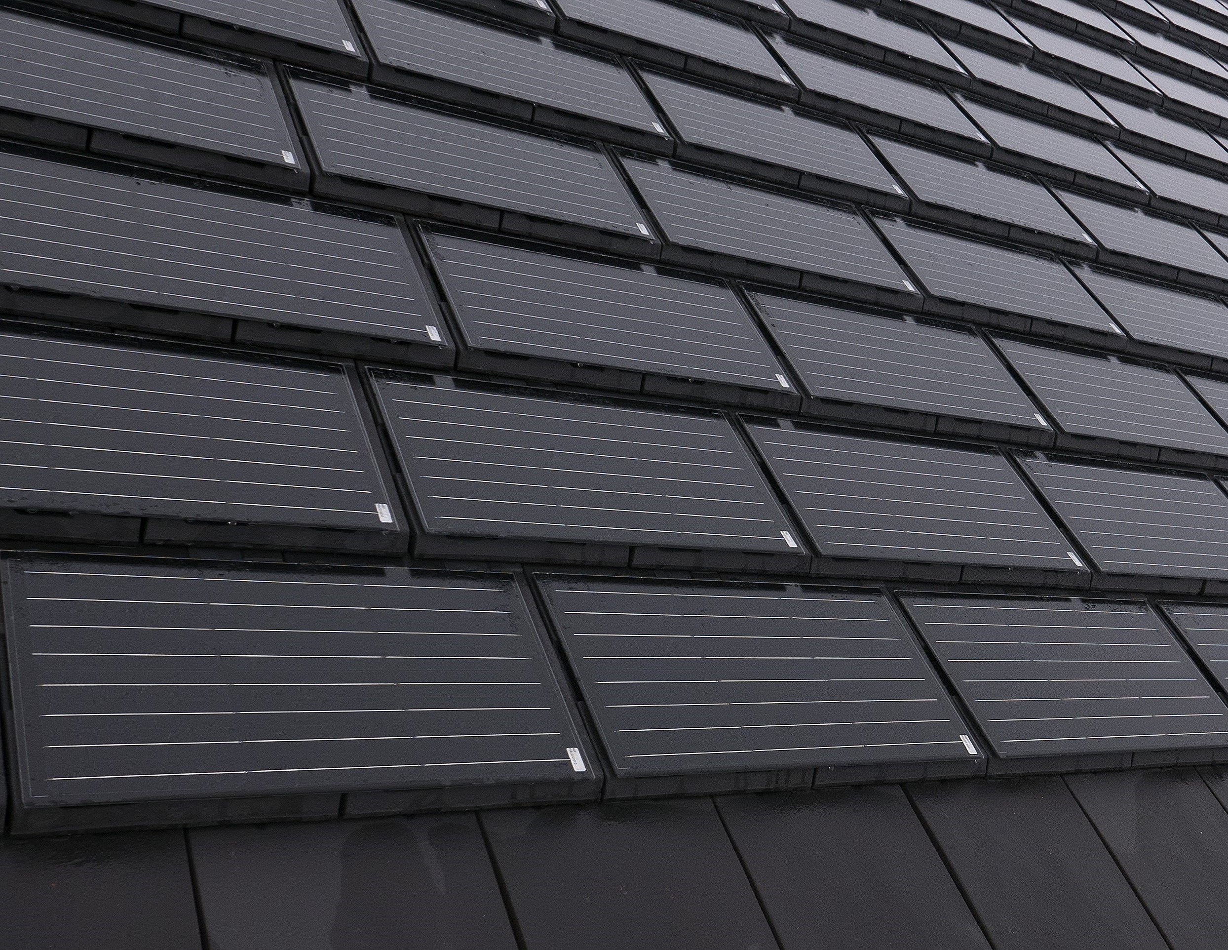 Tuiles alpha solaire ardoise